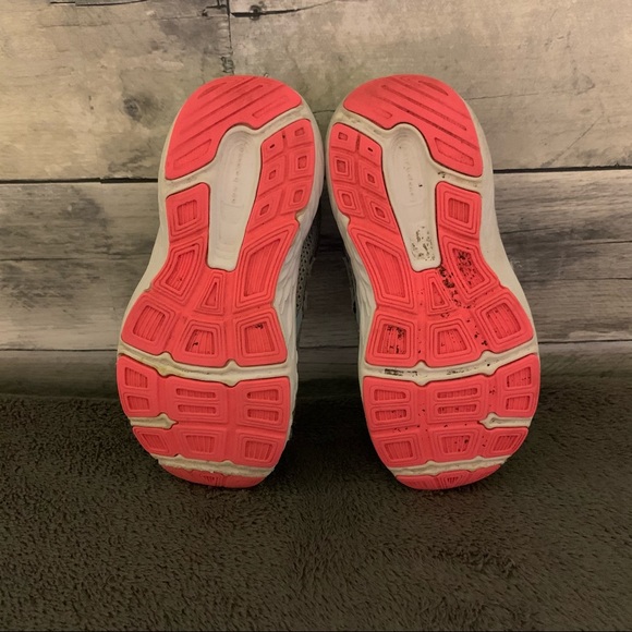 New Balance 680v5 little kids size 9 - Picture 3 of 6